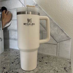 Cream 40 oz Stanley Tumbler